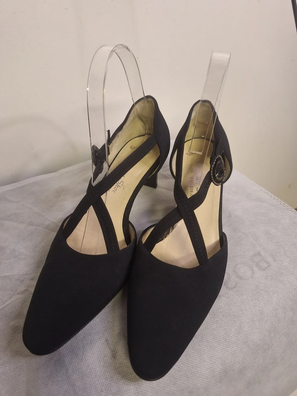 Classique Black Crisscross Strap Heels Size 6.5 Or 36